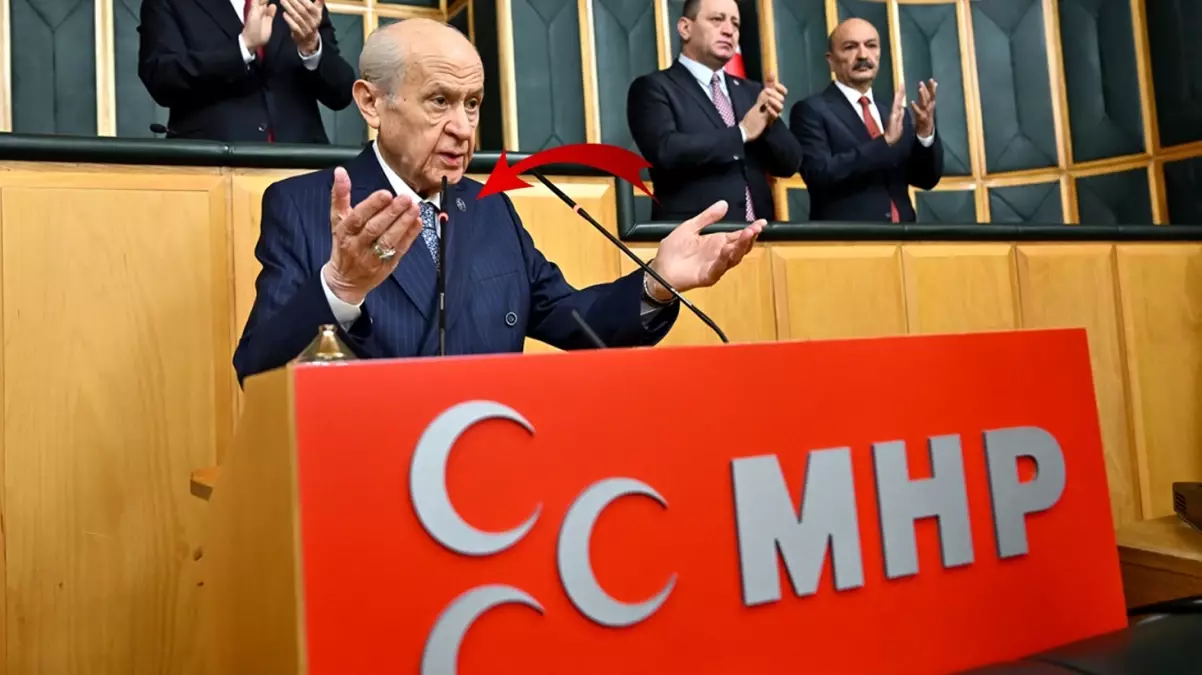 Teröristbaşı Öcalan için çağrıda bulunan Bahçeli\'nin yakasındaki rozet dikkat çekti