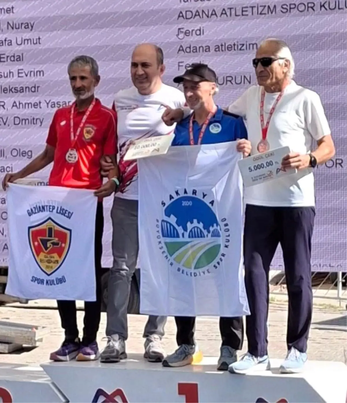 Ali Turan, Uluslararası Tarsus Yarı Maratonu\'nda Birinci Oldu