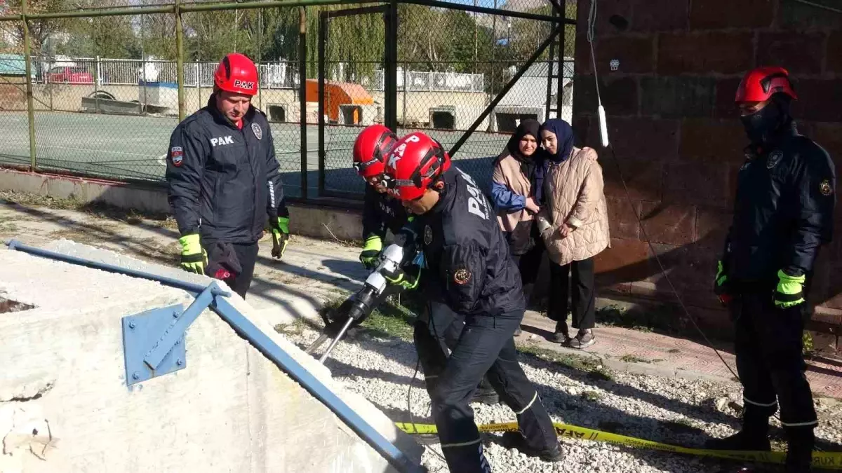 Van Depreminin 13. Yılı: Tatbikat Gerçekleştirildi