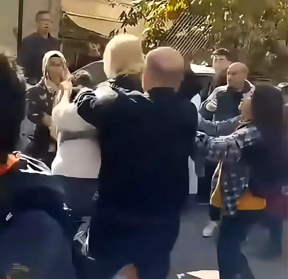 İzmit\'te Veliler Arasında Kavga