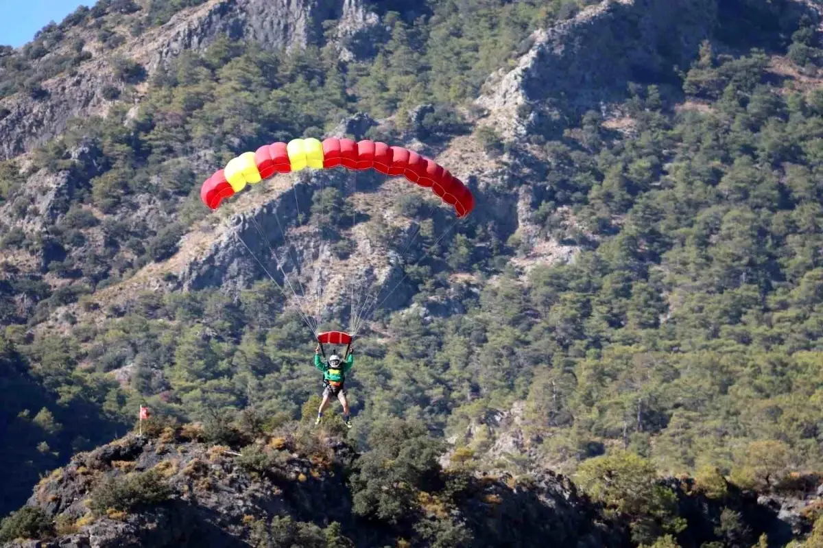 Ölüdeniz Hava Oyunları Festivali Coşkusu