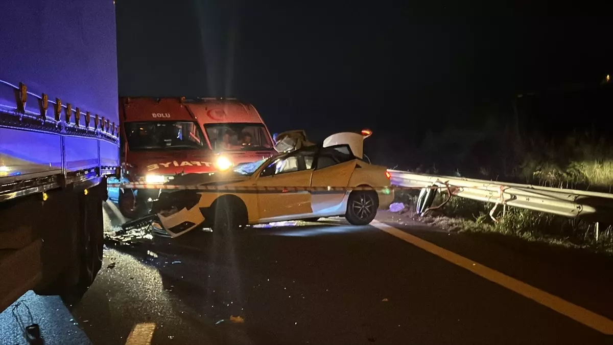 Bolu\'da Trafik Kazası: İki Kişi Hayatını Kaybetti