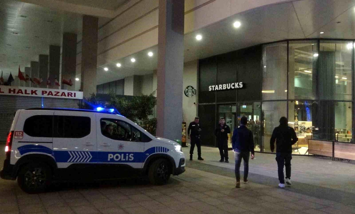 Antalya\'da Kahve Zincirine Molotoflu Saldırı