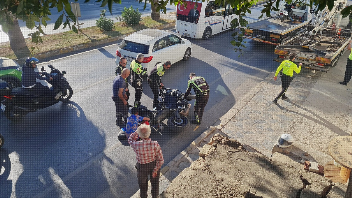Bodrum\'da Motosikletli Polise Tekme