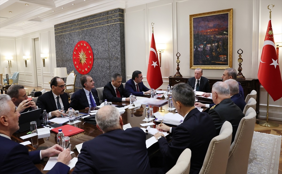 Erdoğan Başkanlığındaki Güvenlik Toplantısı\'nda Terörle Mücadele Ele Alındı