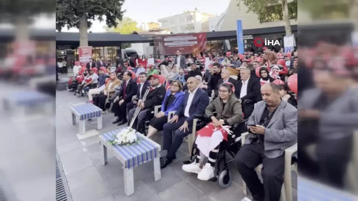 Gaziantep\'te down sendromlu bireyler TUSAŞ şehitlerini andı, duygu dolu anlar yaşandı