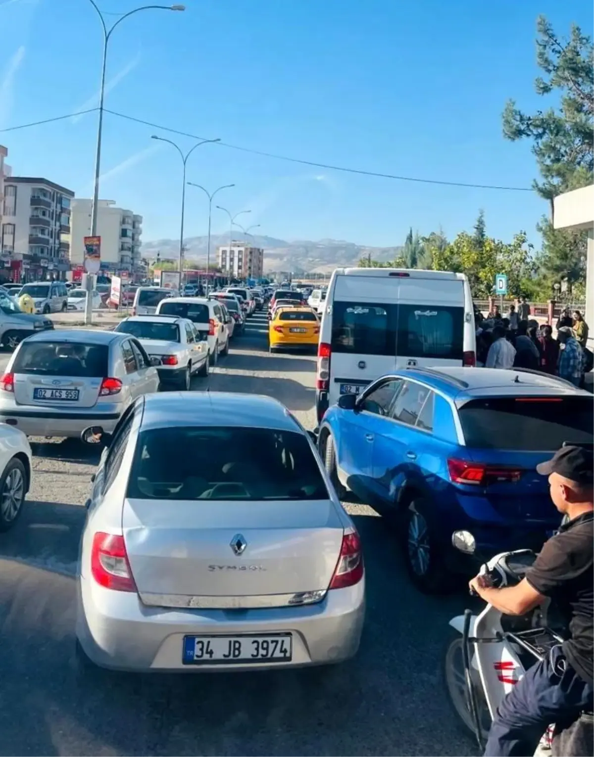 Adıyaman Hastanesi Önünde Trafik Çilesi