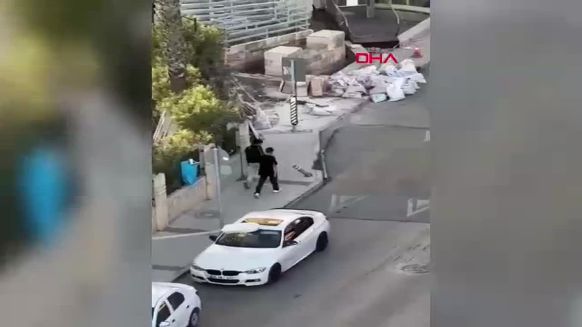 İzmir\'de Güvenlik Görevlisi Bıçaklandı