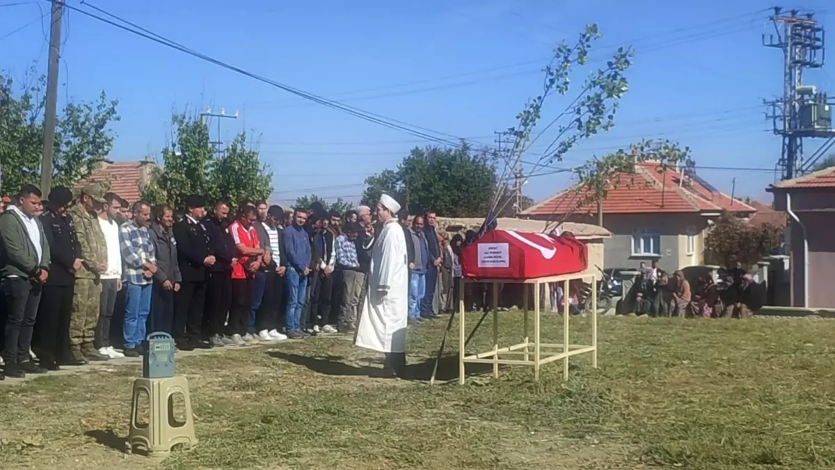 Zincirleme Kazada Jandarma Astsubay Hayatını Kaybetti