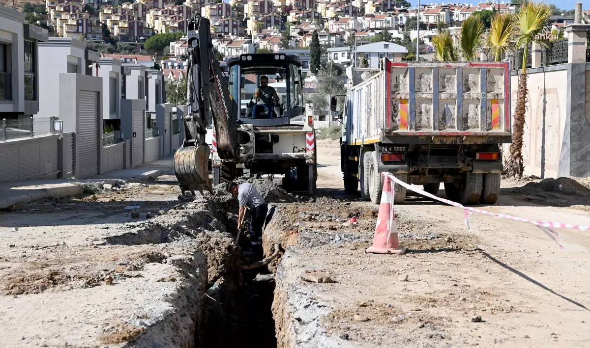 Kuşadası Belediyesi Kışa Hazırlık İçin Yağmur Suyu Hattı Döşüyor