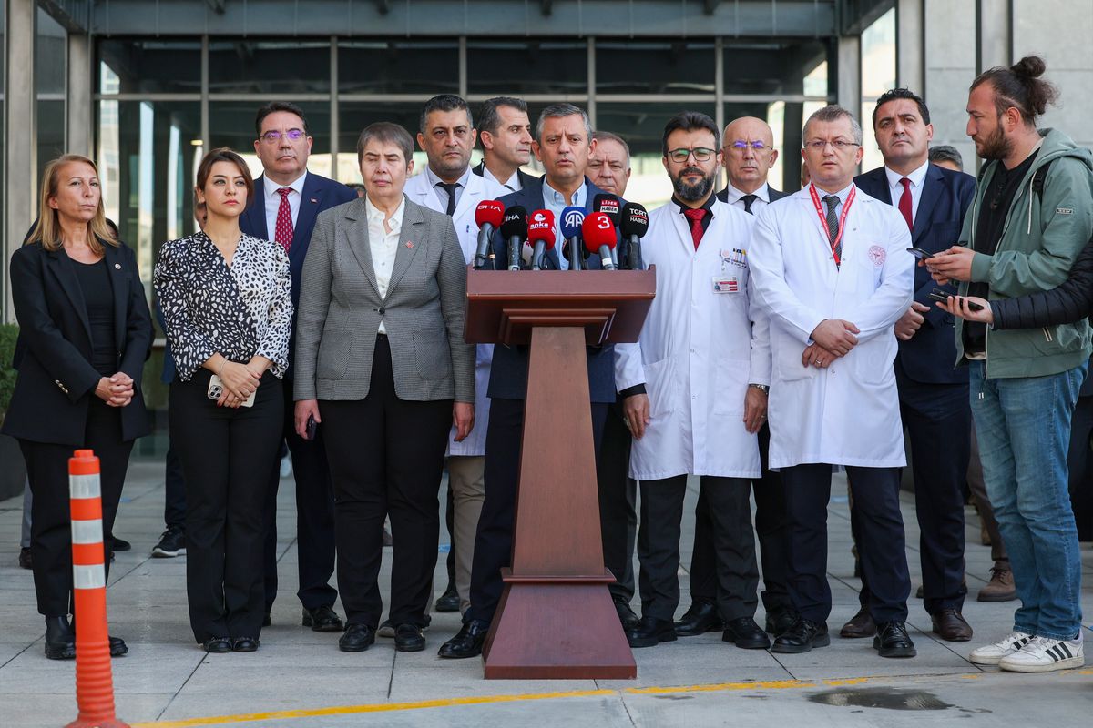 Özgür Özel: Bir ve bütün olarak durmak lazım
