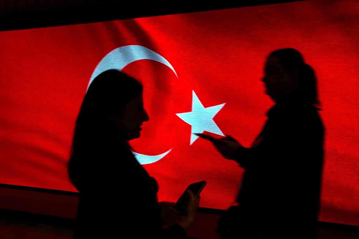 SAHA EXPO\'da tüm LED ekranlara Türk bayrakları yansıtıldı
