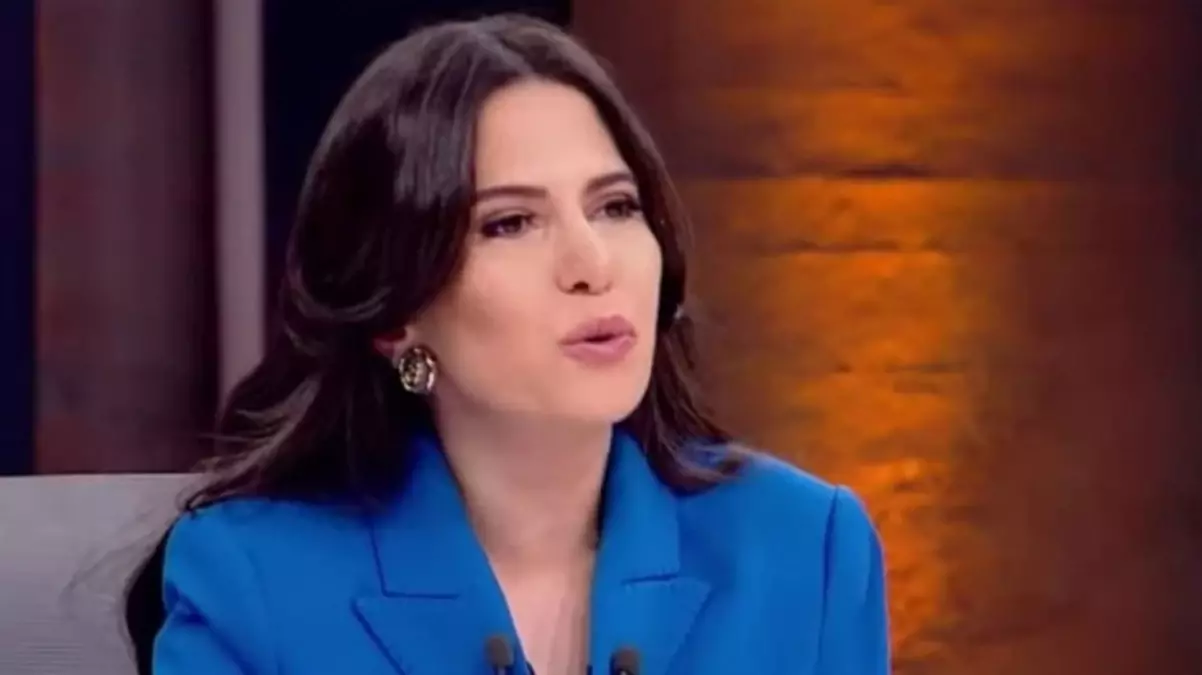 Ana Haber spikeri Kübra Par, şehit haberini sunarken cümleler boğazına dizildi