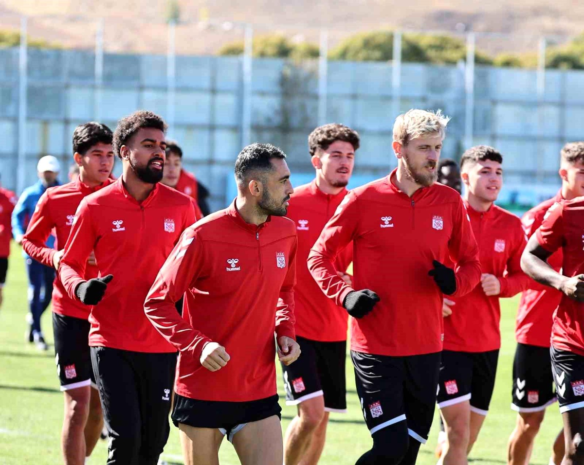 Sivasspor Adana\'ya Gidiyor