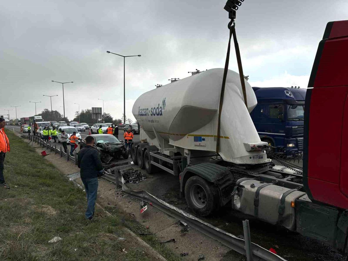 Bolu\'da Tanker Kazası: İki Yaralı