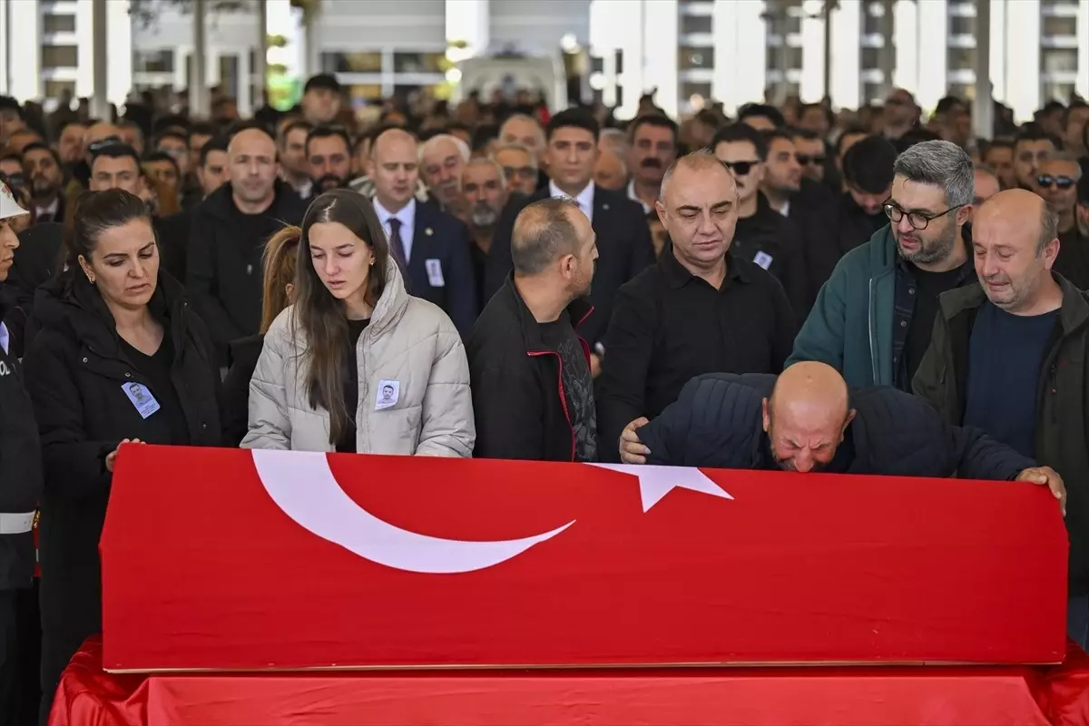 TUSAŞ\'a yönelik terör saldırısında şehit olan güvenlik görevlisi Erdoğan, son yolculuğuna uğurlandı