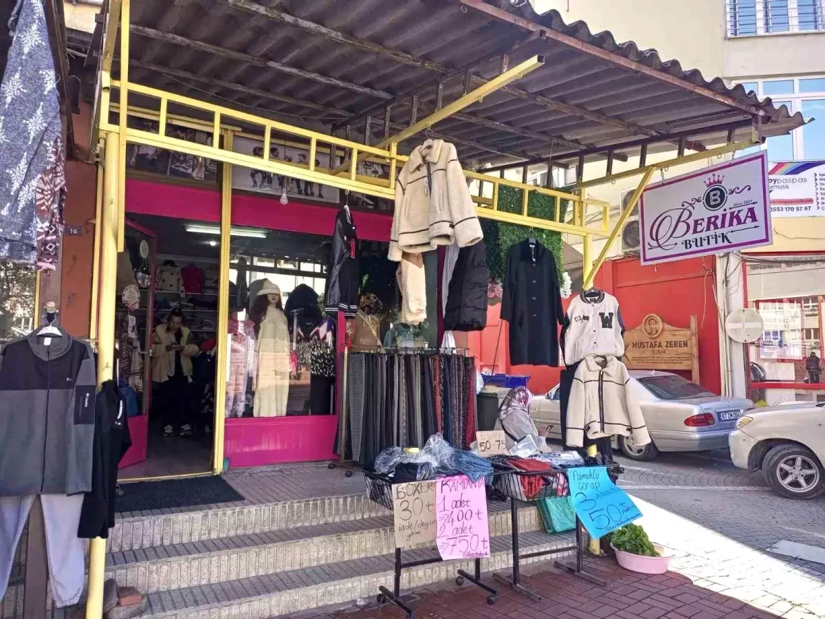 Yaşlı Kadın Butikten Mont Çaldı