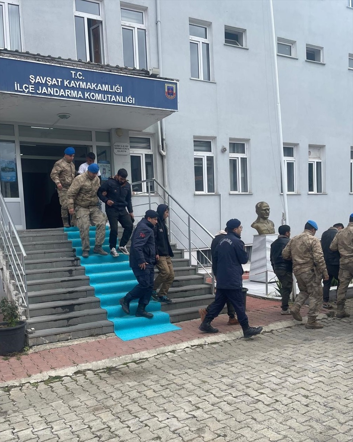 Artvin\'de Düzensiz Göçmen Operasyonu