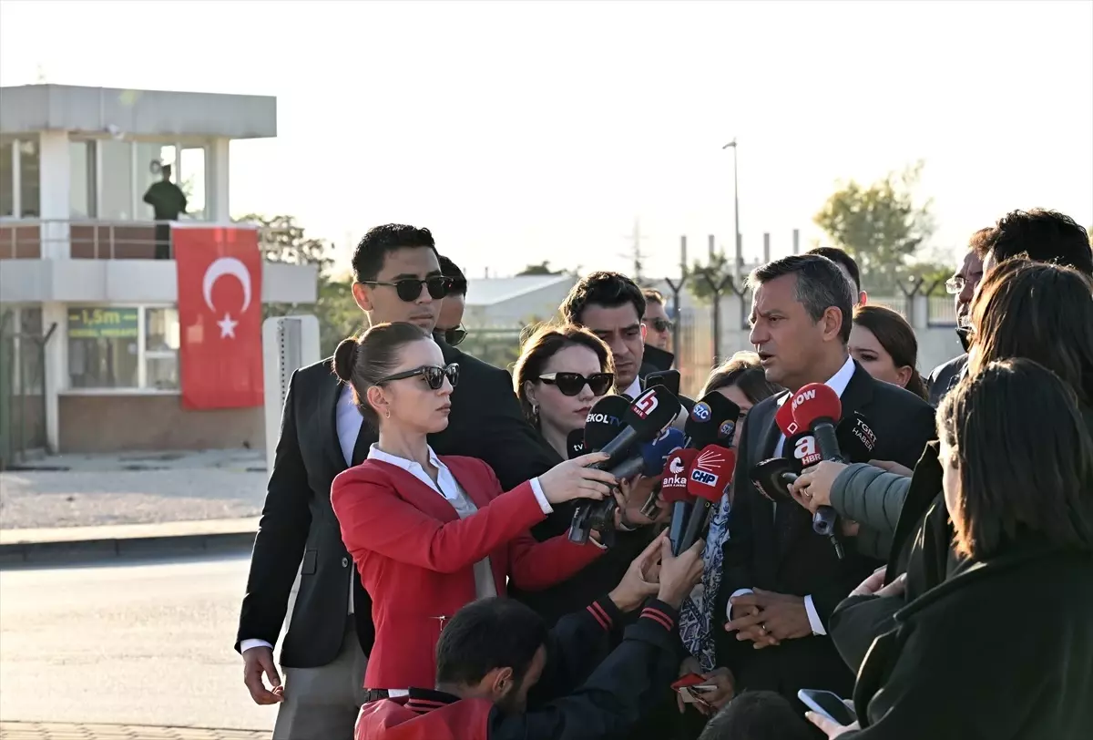 CHP Genel Başkanı Özel, TUSAŞ\'ı ziyaret etti Açıklaması