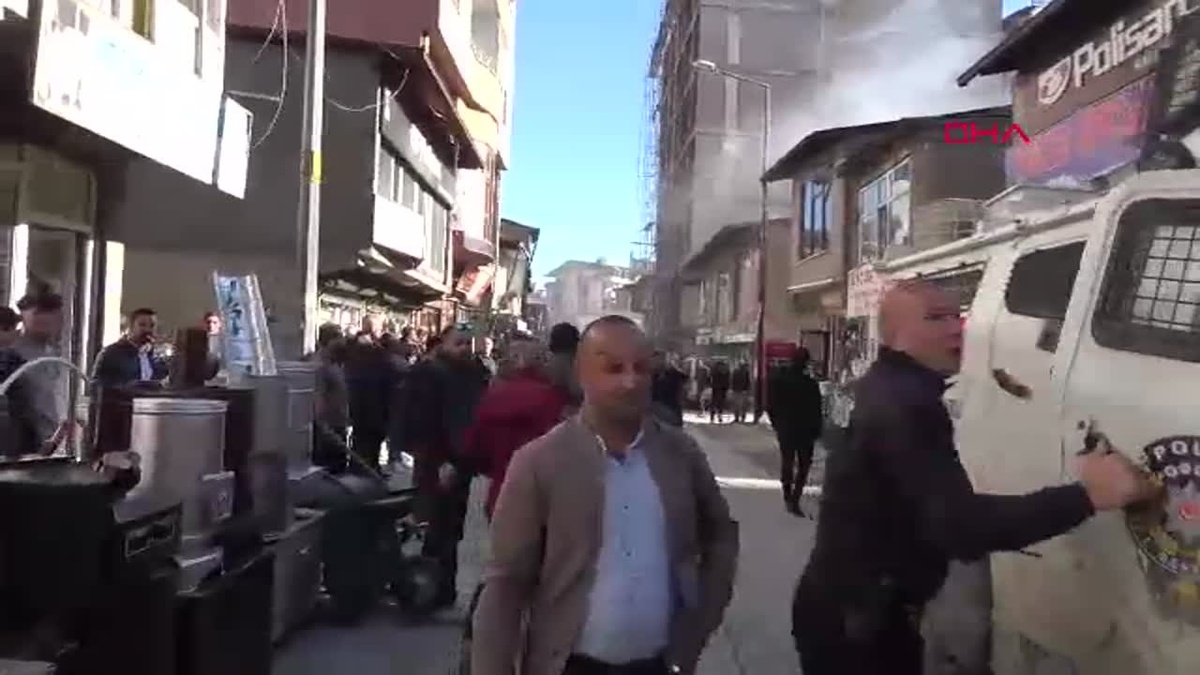 Hakkari\'de İş Yerinde Yangın Panik Yarattı