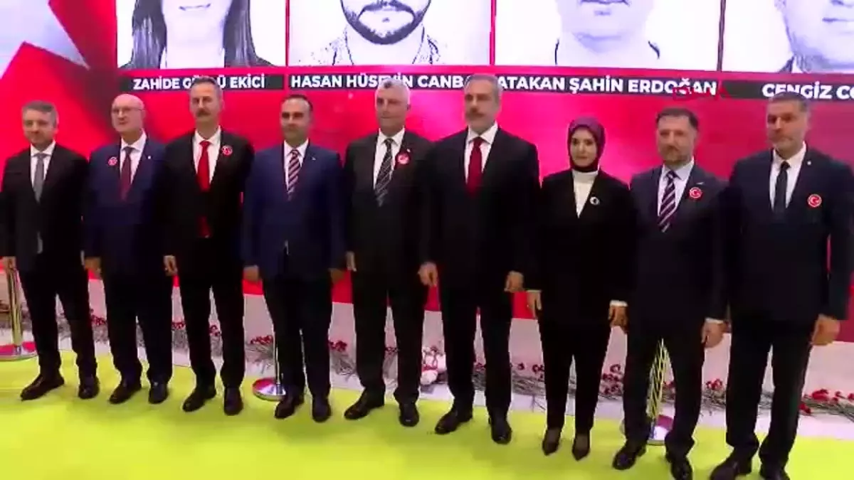 Bakanlar, SAHA EXPO Savunma, Havacılık ve Uzay Sanayi Fuarı\'nı Ziyaret Etti