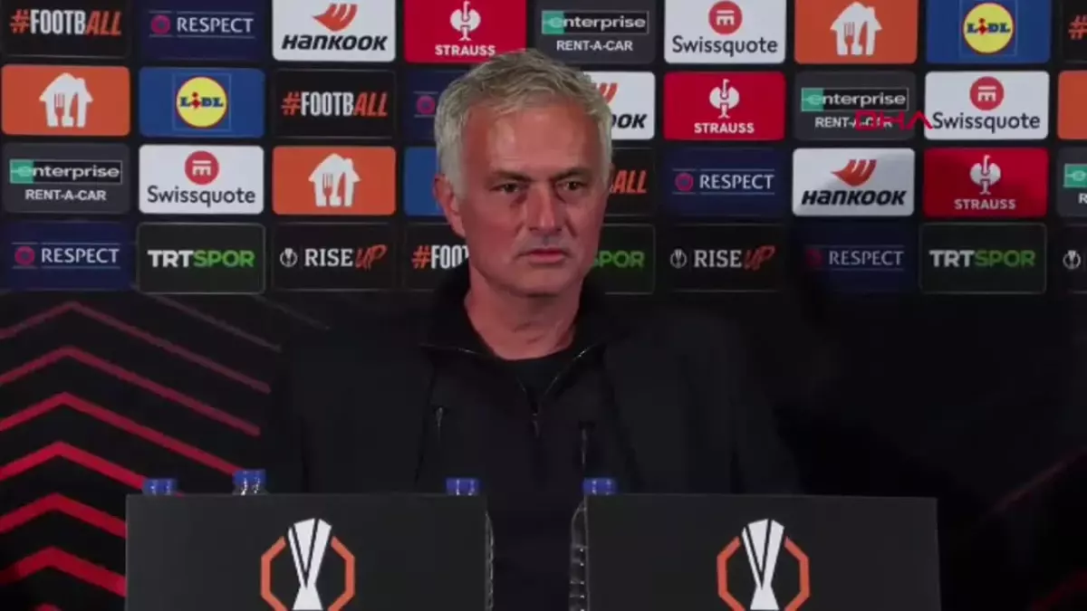 Mourinho: \'Fenerbahçe\'den ayrıldım, 1 puan mutluluğu yaşanır.\'