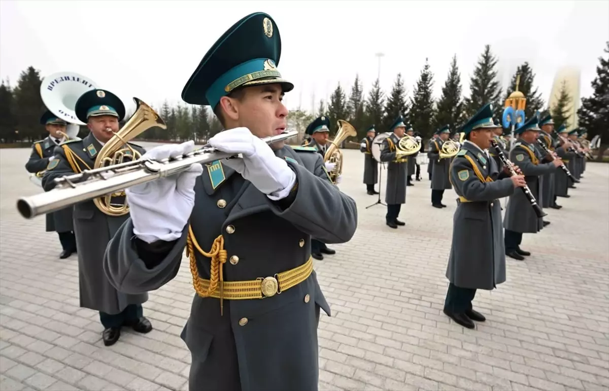 Kazakistan\'da "Cumhuriyet Günü" kutlanıyor