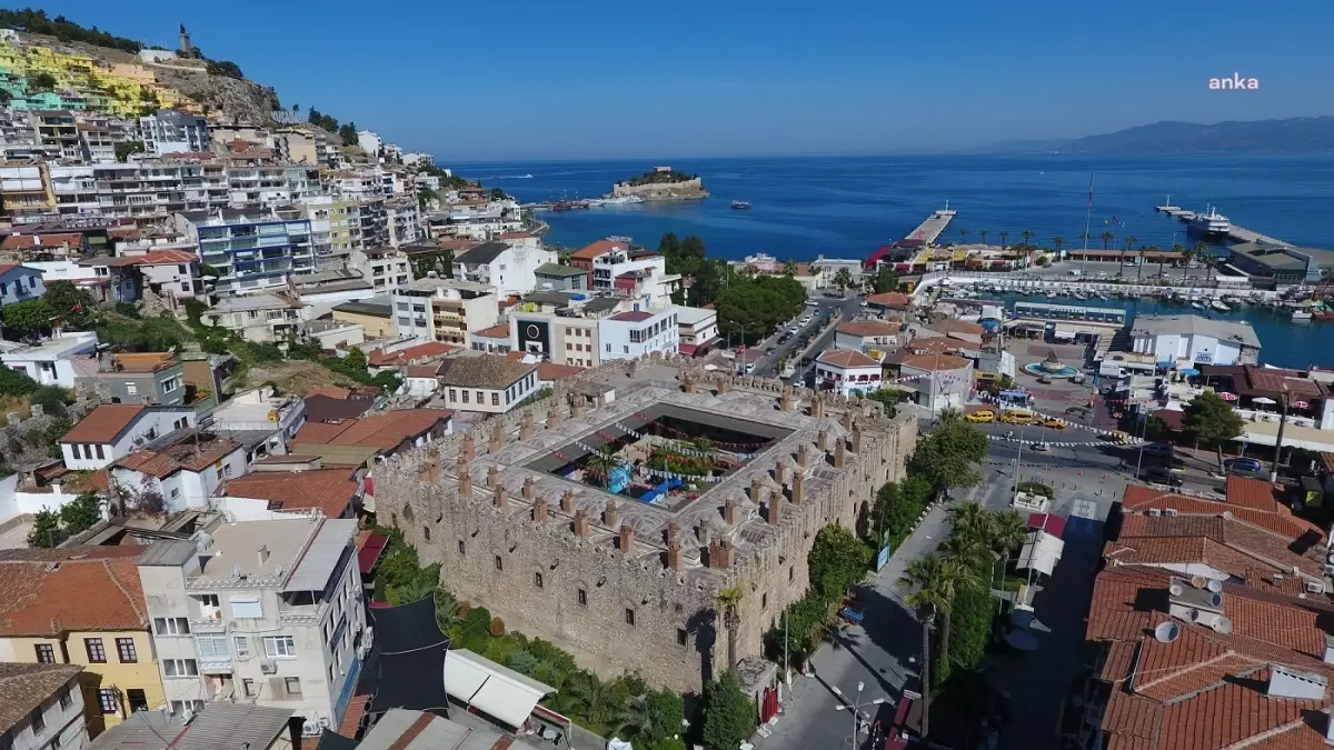 Kuşadası Belediye Başkan Yardımcısı Atak\'tan Devlet Konservatuvarı\'na Destek Açıklaması