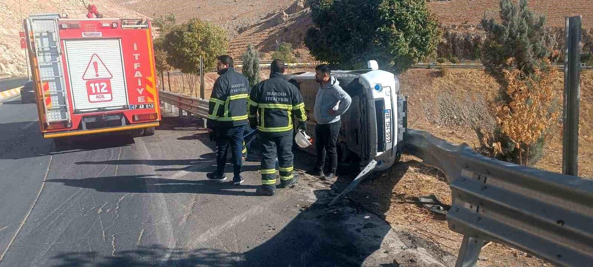 Mardin\'de Trafik Kazası: Sürücü Yaralandı