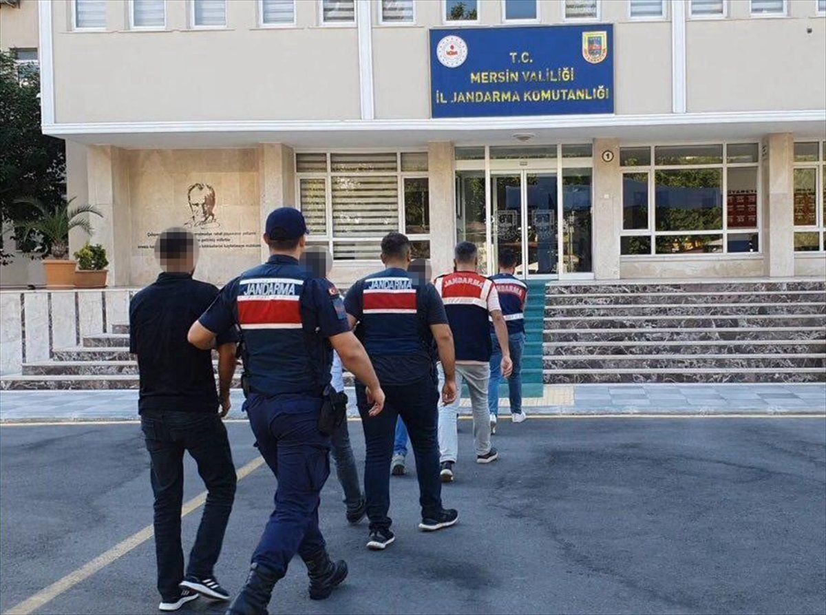 Mersin\'de Göçmen Kaçakçılığı Operasyonu: 2 Tutuklama