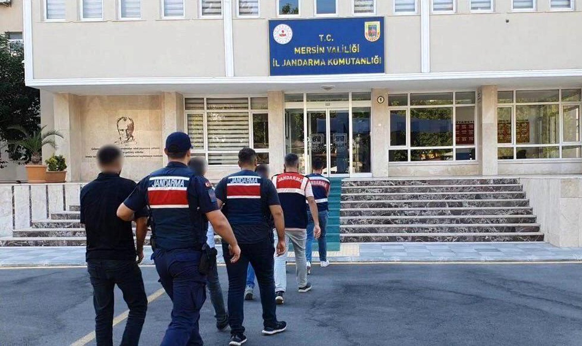 Mersin\'de Göçmen Kaçakçılığı Operasyonu