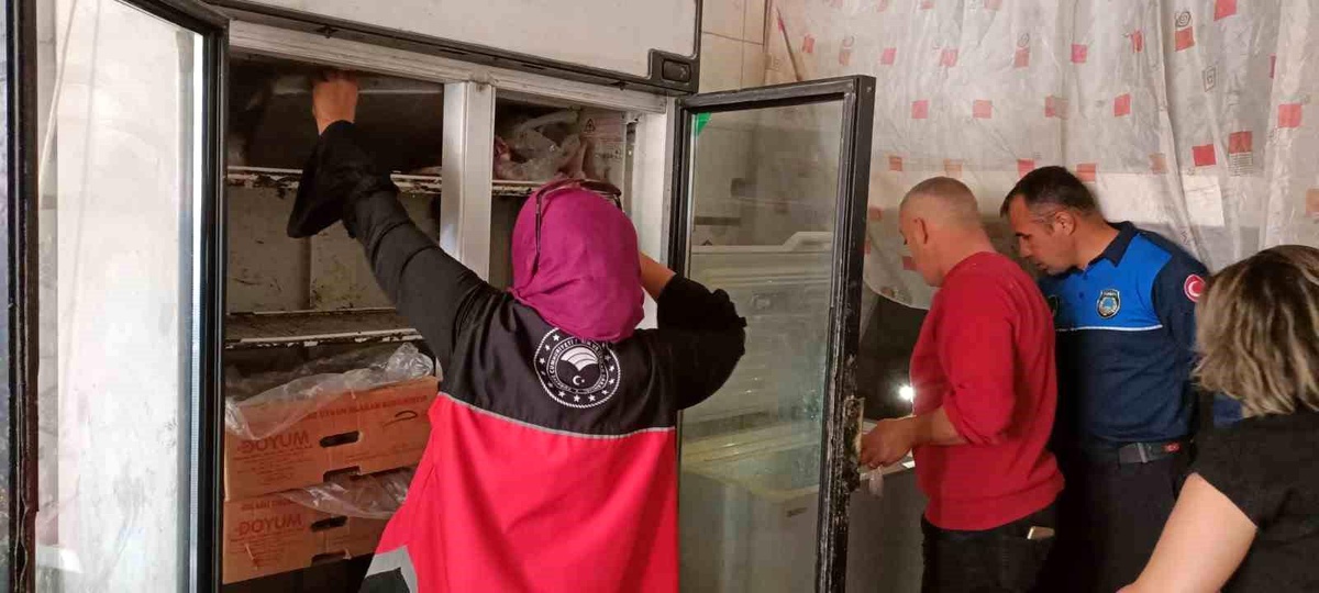 Hatay\'da Zabıta Denetimlerinde 220 Kg Et İmha Edildi, 4 İşletmeye Cezai İşlem Uygulandı