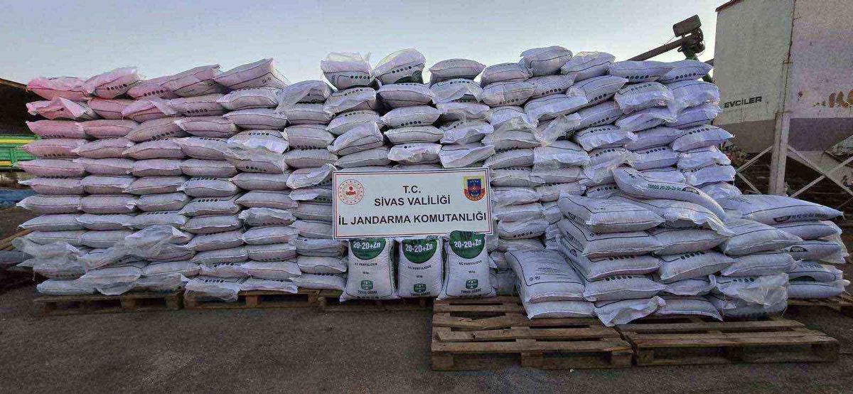 Sivas\'ta 45 Ton Sahte Gübre Ele Geçirildi