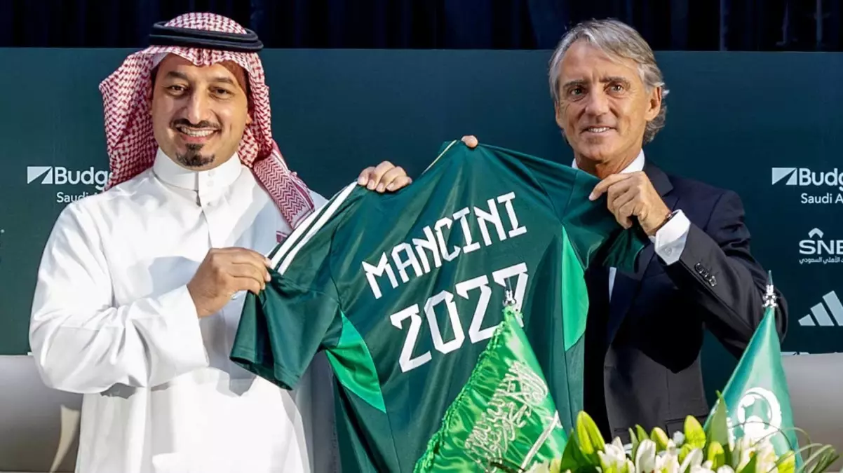 Suudi Arabistan\'dan kovulan Roberto Mancini\'nin alacağı tazminat dudak uçuklattı