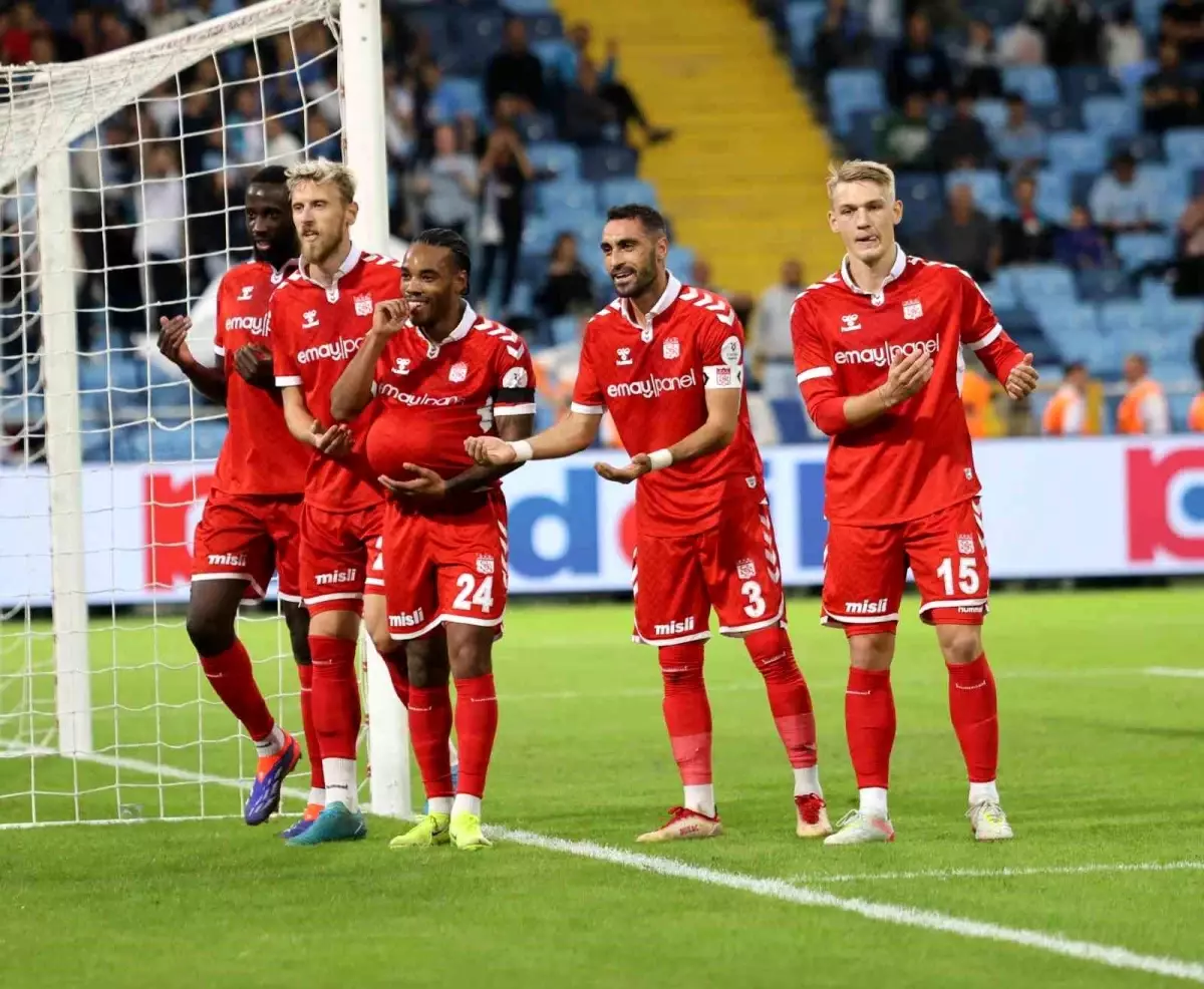 Sivasspor, Adana Demirspor\'u 4-2 Yendi