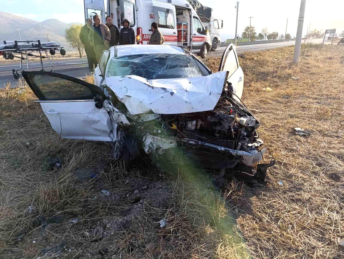 Afyonkarahisar\'da Trafik Kazası: 5 Yaralı