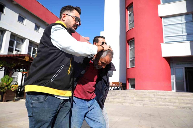 Mezarlıkta katliam yapan baba, saklandığı kirpi yuvasında yakalandı Mezarlıkta katliam yapan baba, saklandığı kirpi yuvasında yakalandı