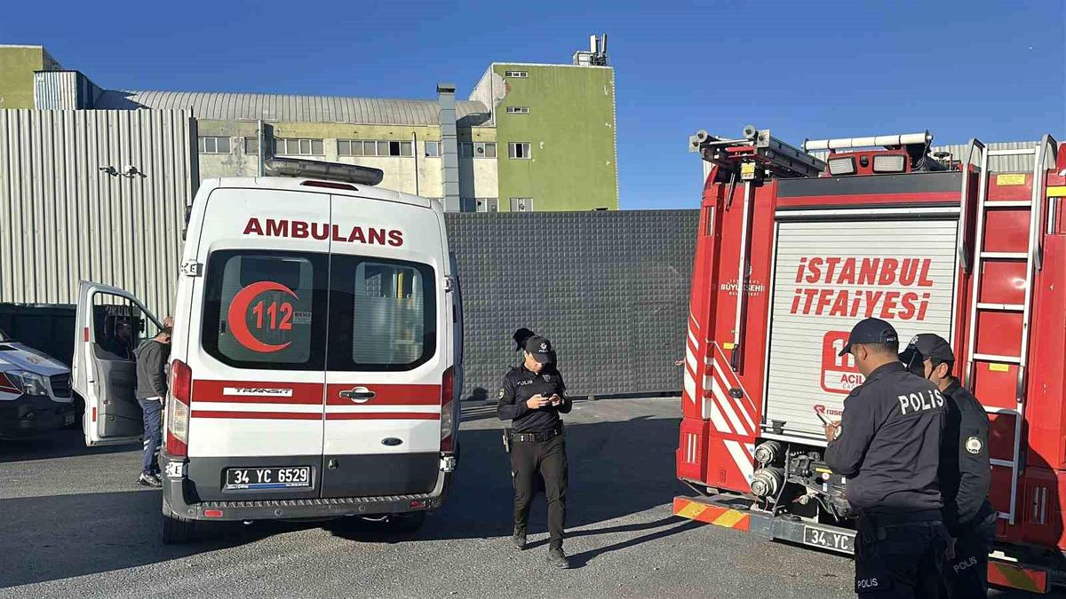 Arnavutköy\'de Yangın Panik Yarattı
