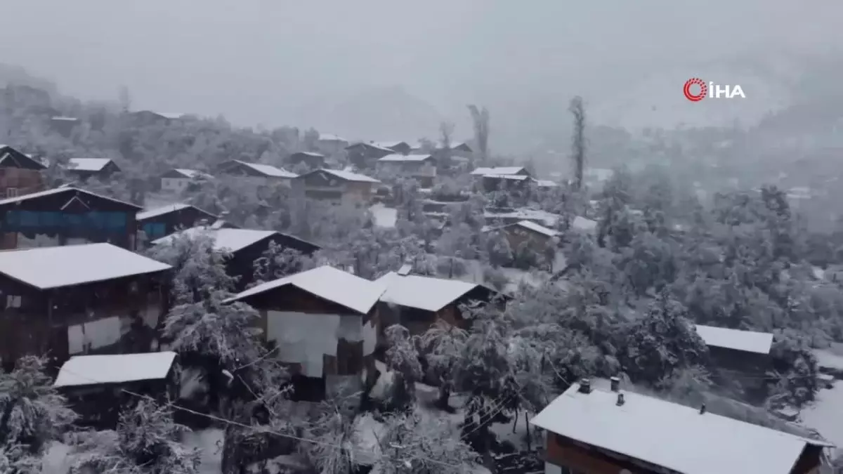 Artvin\'de Kar Yağışı Nedeniyle Ulaşım Kontrollü