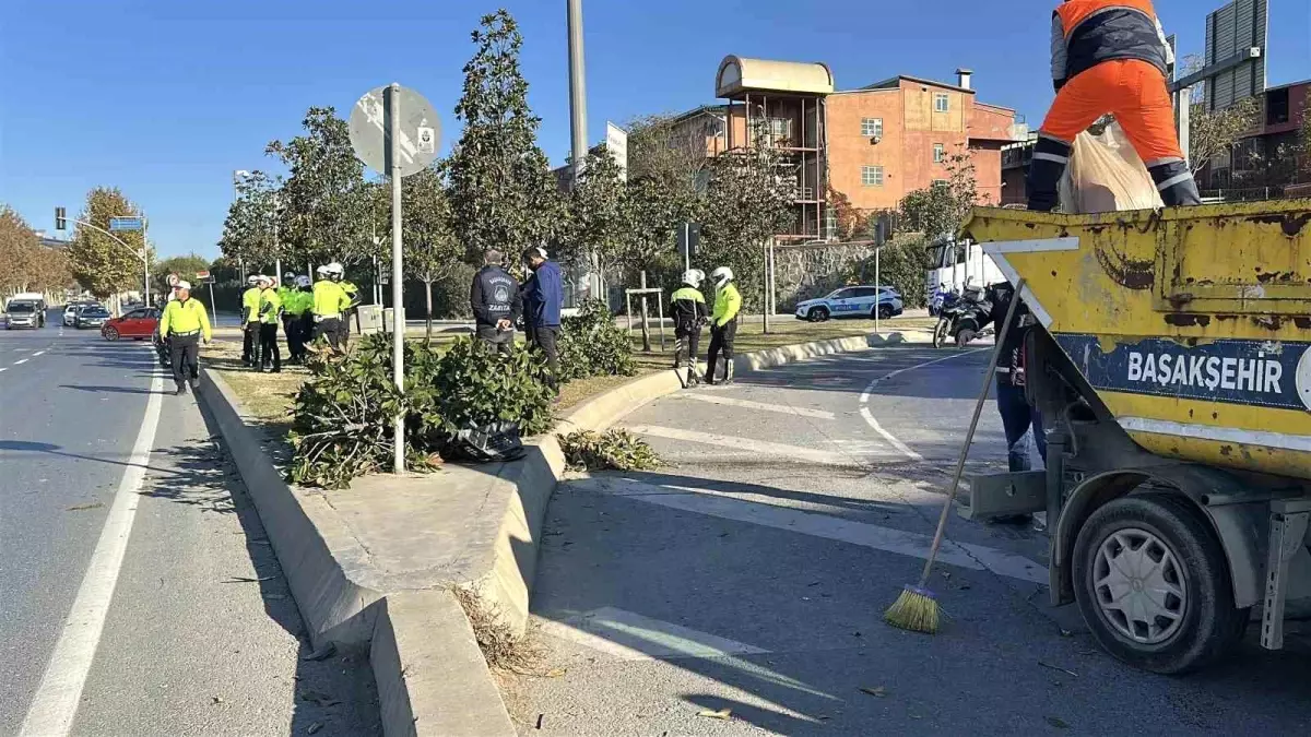 Başakşehir\'de Takla Atan Araçta Sürücü Yaralandı