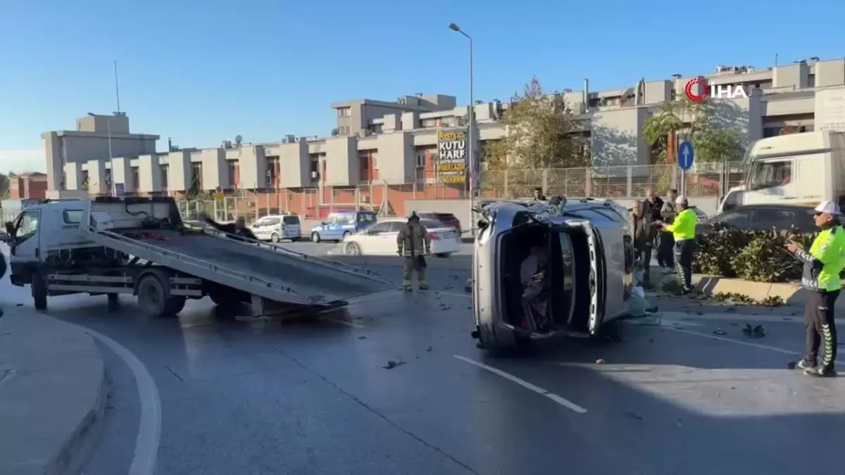 Başakşehir\'de Kaza: Araç Takla Attı