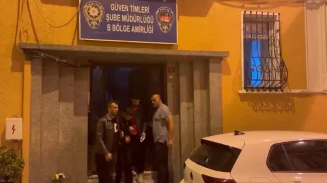 Ukala tavırlarla polise silah çeken şahsın görüntüleri ortaya çıktı