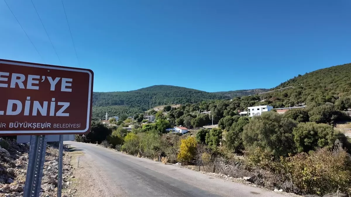 Bornova Belediyesi Kırsal Mahallelerde Yol Yapım Çalışmalarına Devam Ediyor