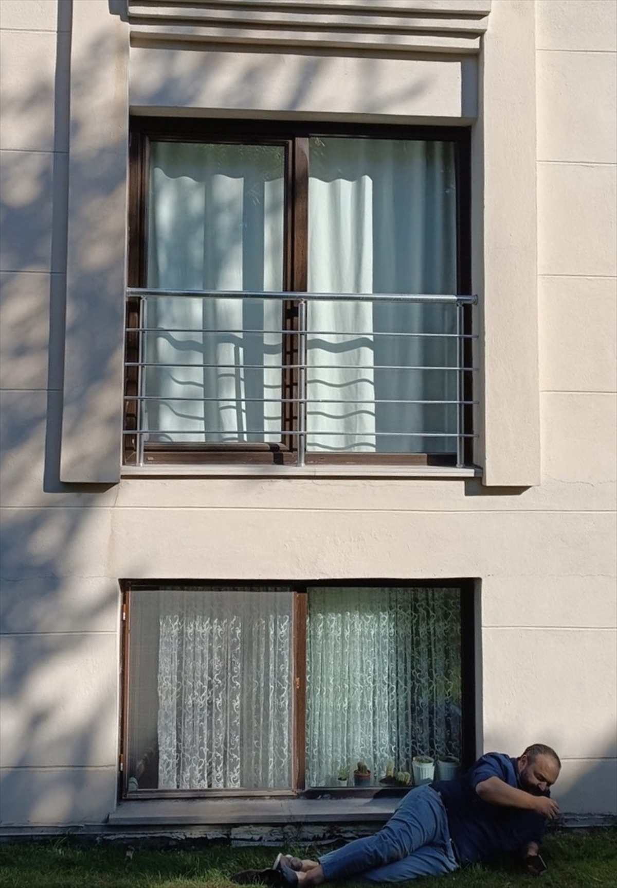 Polisten Kaçarken Yaralandı