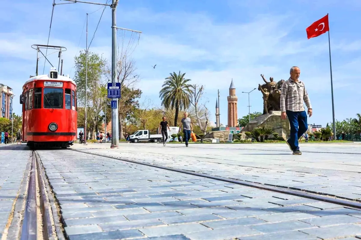 Cumhuriyet Bayramı\'nda Antalya\'da Ulaşım Ücretsiz