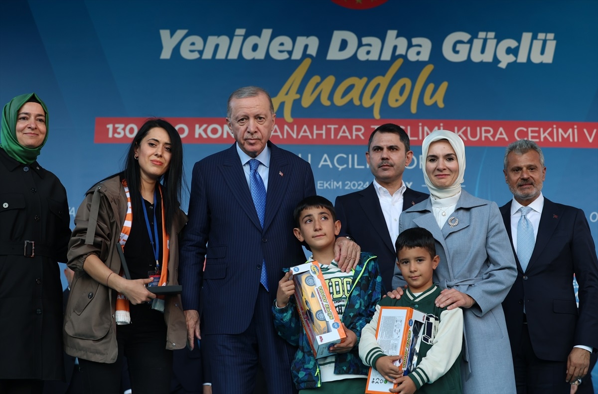 Cumhurbaşkanı Erdoğan "Yeniden Daha Güçlü Anadolu" 130 Bin Konut Anahtar Teslim Töreni\'nde konuştu: (1)