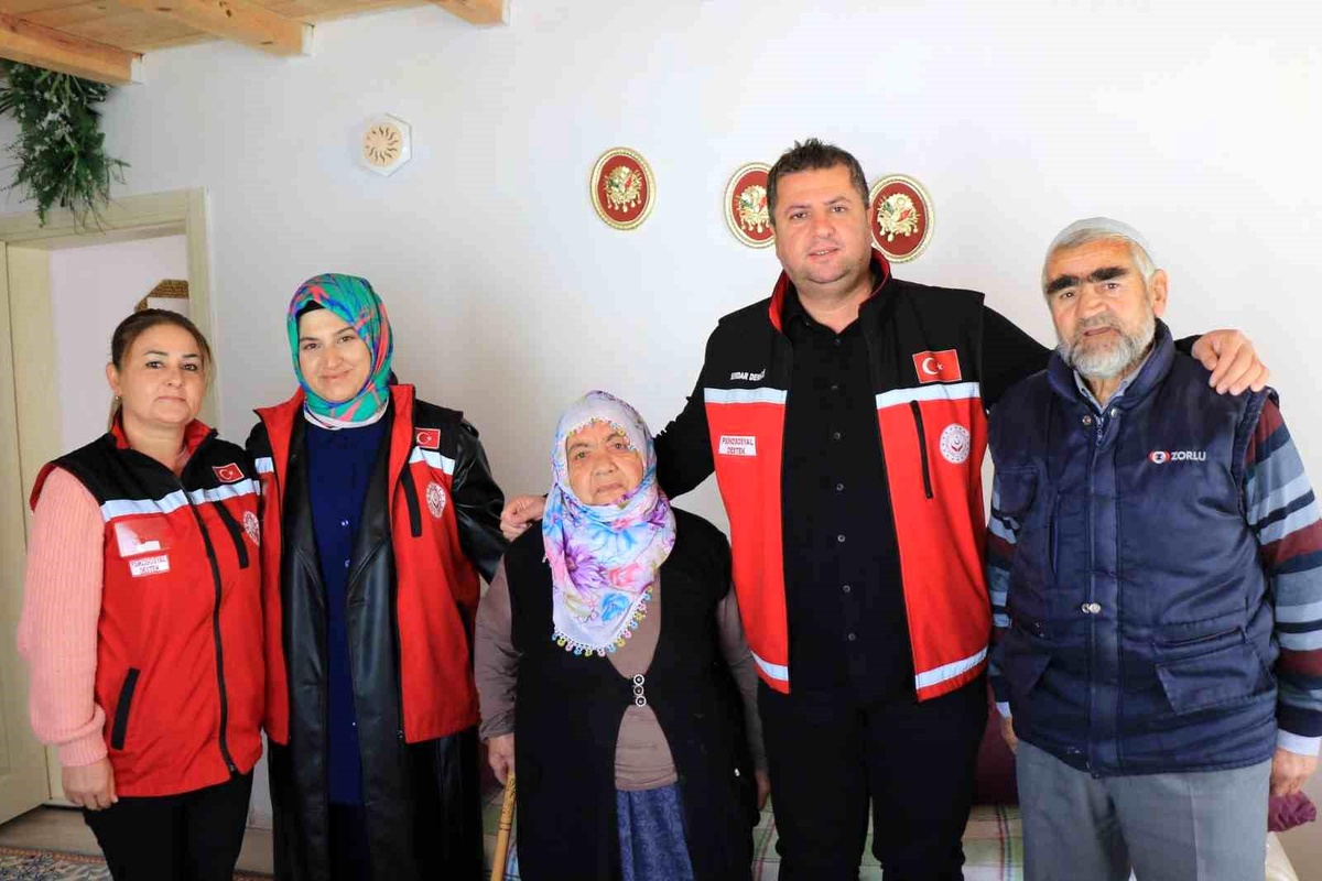 Yaşlılara Kahve Ziyareti