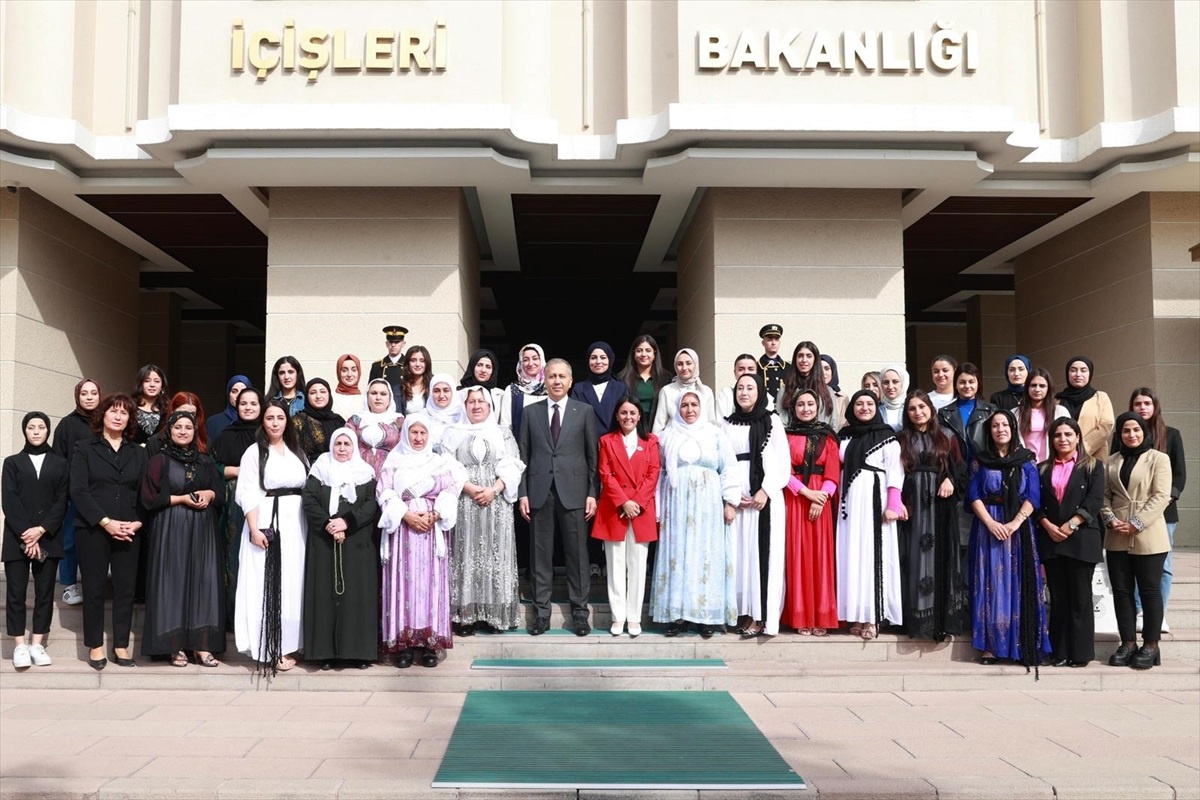 İçişleri Bakanı Yerlikaya, Şırnak\'tan gelen şehit ve gazi ailelerini ağırladı