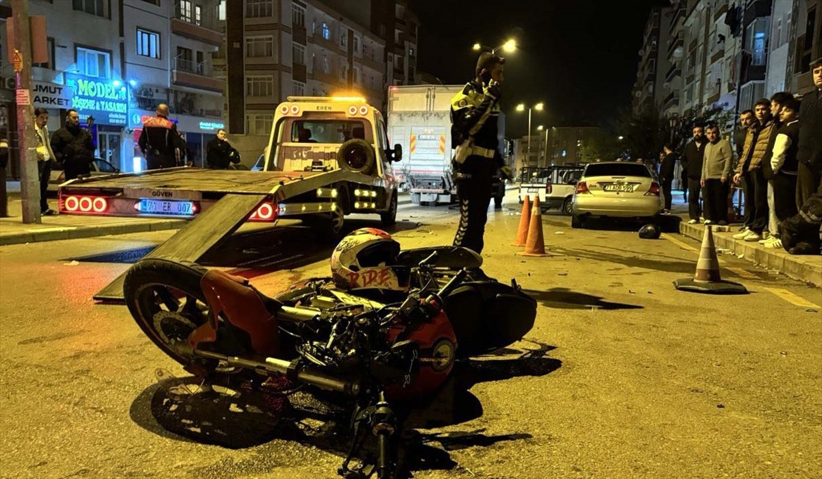 Kırıkkale\'de Motosiklet-Kamyon Kazası