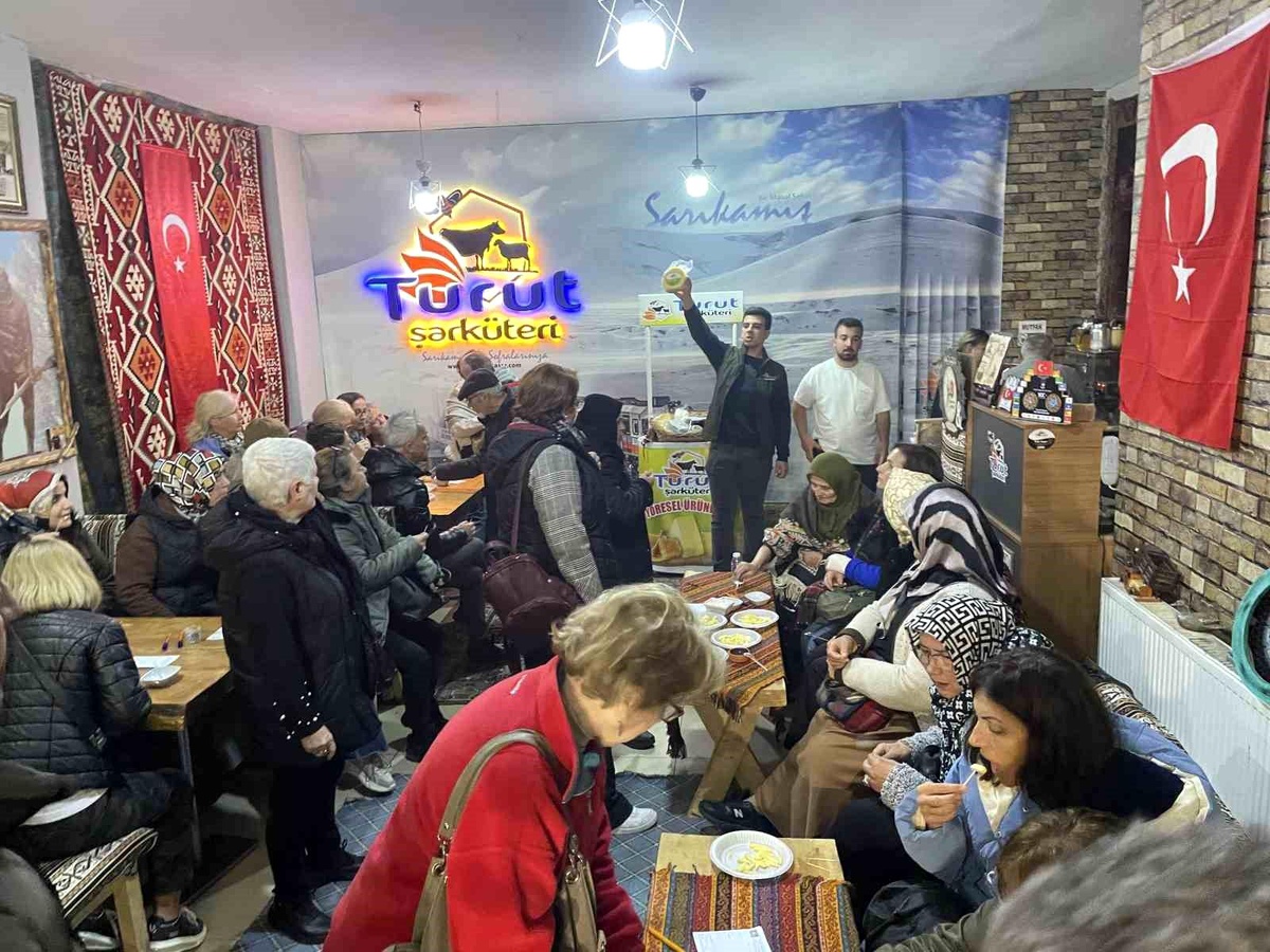 Kış sezonunun başlaması ile turistler Sarıkamış\'a gelmeye başladı